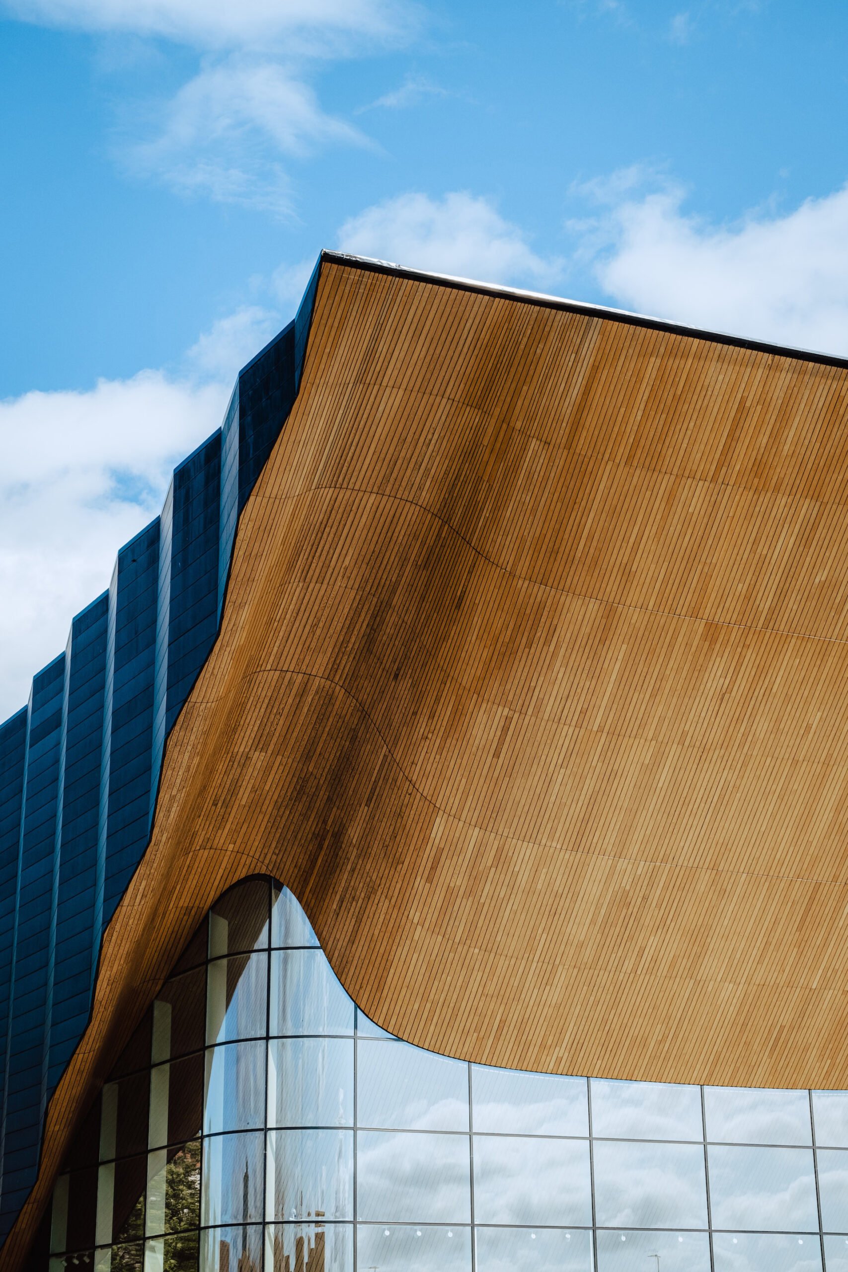Kilden Performing Arts Centre aan de haven in Kristiansand