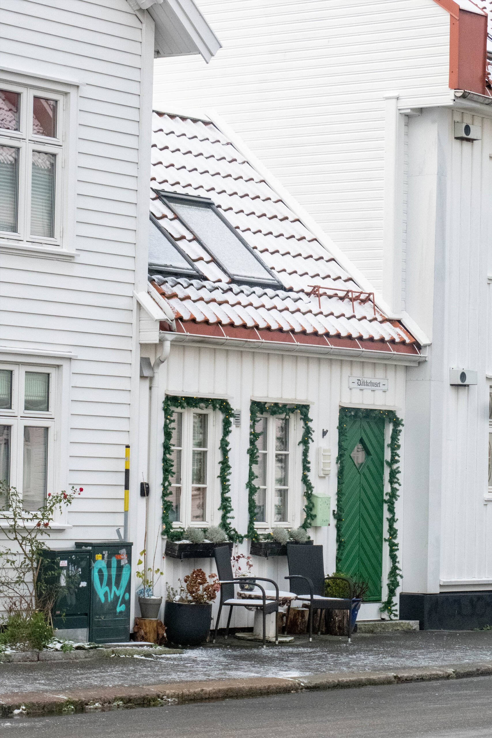 Witte houten huizen in Posebyen in Kristiansand